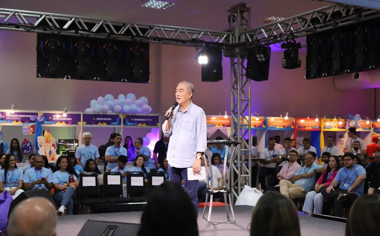  Fórum Fazendário: fundador do Amana-Key dá palestra sobre propósito em ambiente de trabalho 