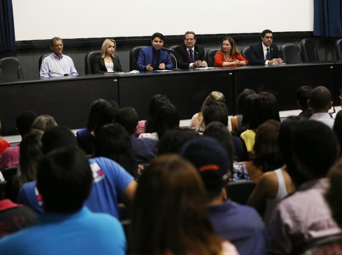Mais de 300 pessoas participam de debate sobre prevenção às drogas e ressocialização na Esmal