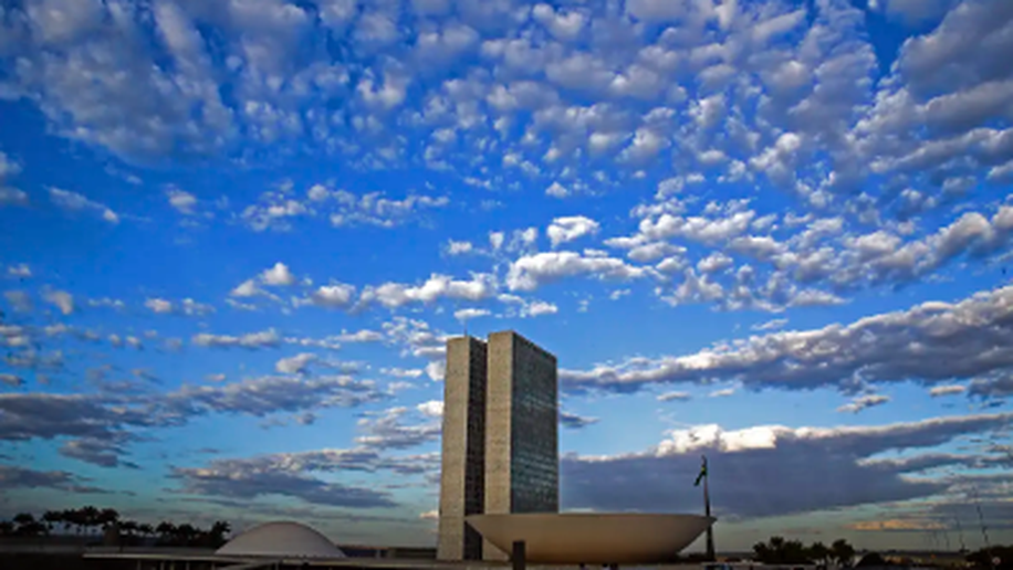 Deputados e senadores elegem presidentes e mesas diretoras no sábado