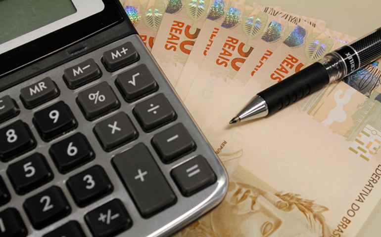 Secretário da Fazenda explica medidas para ajuste nas contas do Estado