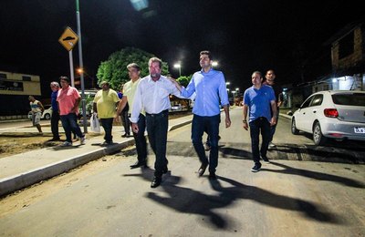 Rui Palmeira entrega obras de urbanização do Benedito Bentes Rui 