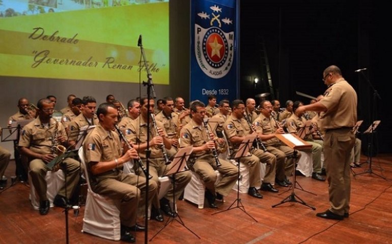 Projeto Paz na Praça aproxima PM da comunidade em Paripueira