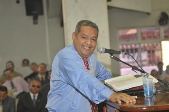 Última palestra da manhã de sexta-feira: Pr. Abiezer Apolinário