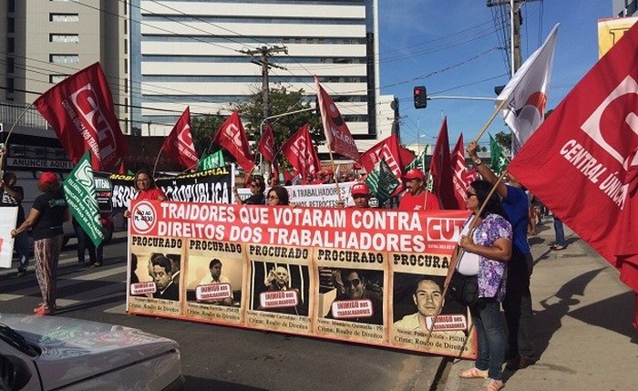 Movimentos sindicais protestam em AL contra medidas do governo