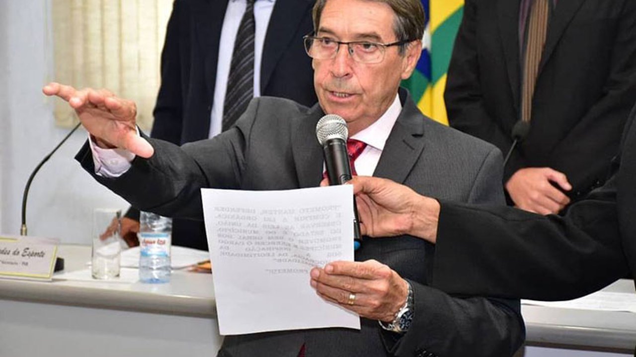 “É muito dinheiro público aqui estragando”, diz prefeito de Inhumas