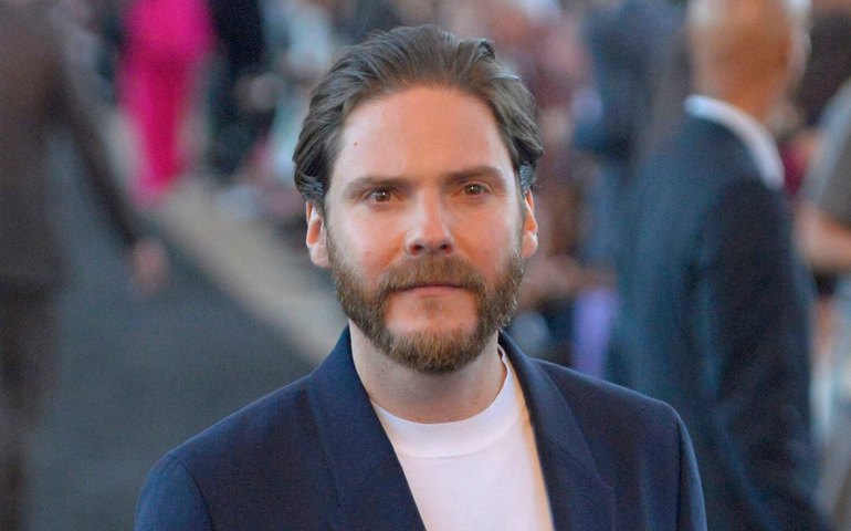 Daniel Brühl brilha no filme ‘Adeus, Lênin!’, exibido hoje