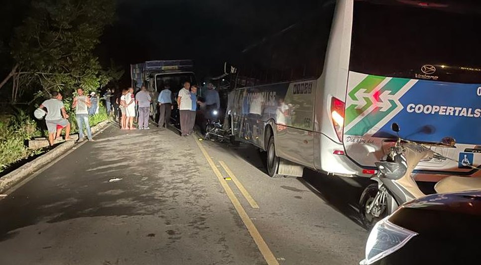 Engavetamento de seis veículos deixa condutores feridos em São Cristóvão