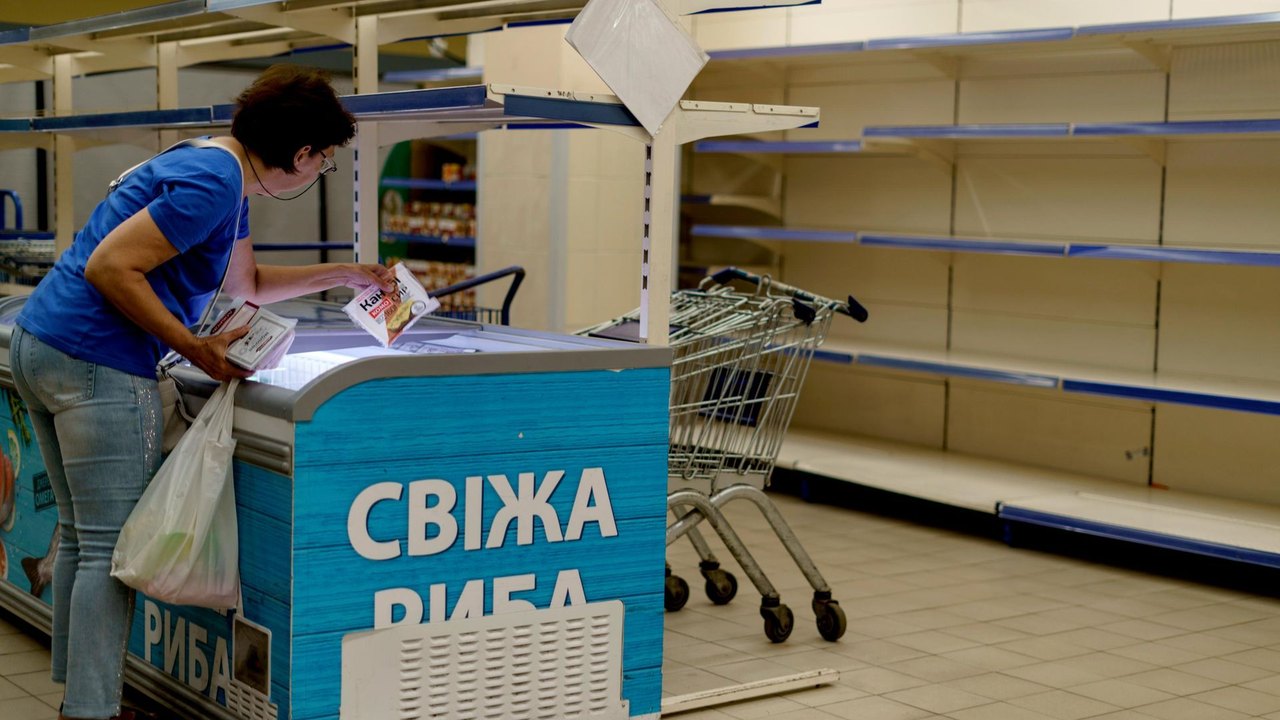 Escassez afeta supermercados na Ucrânia e fornecedores acreditam que a situação 'vai piorar'