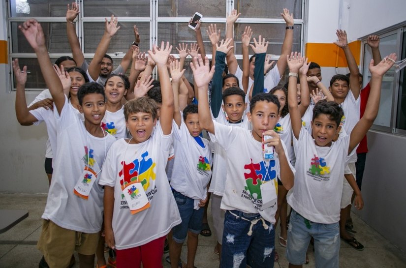 Crianças do Serviço de Convivência almoçam no Restaurante Popular de Maceió