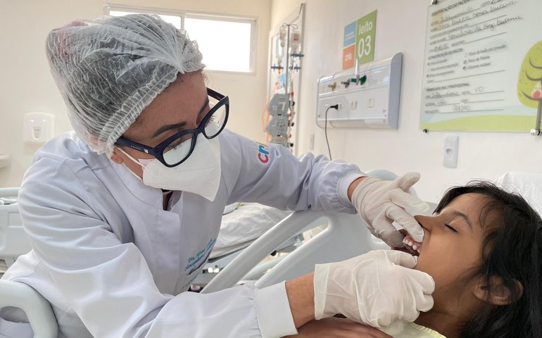 Odontopediatra do Hospital da Criança destaca importância da escovação dentária