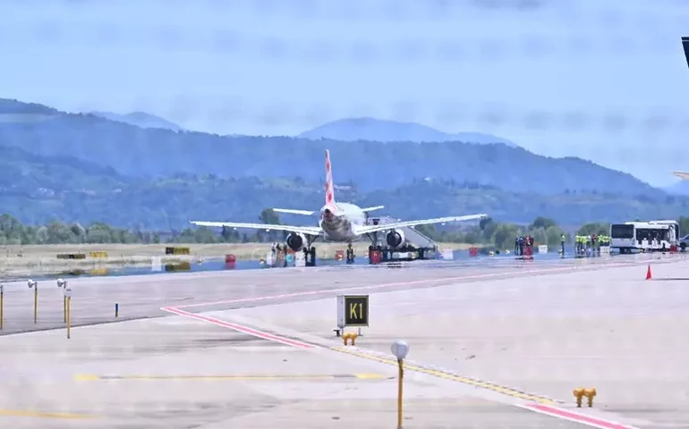 Homem morre na Itália após ser sugado por turbina de avião