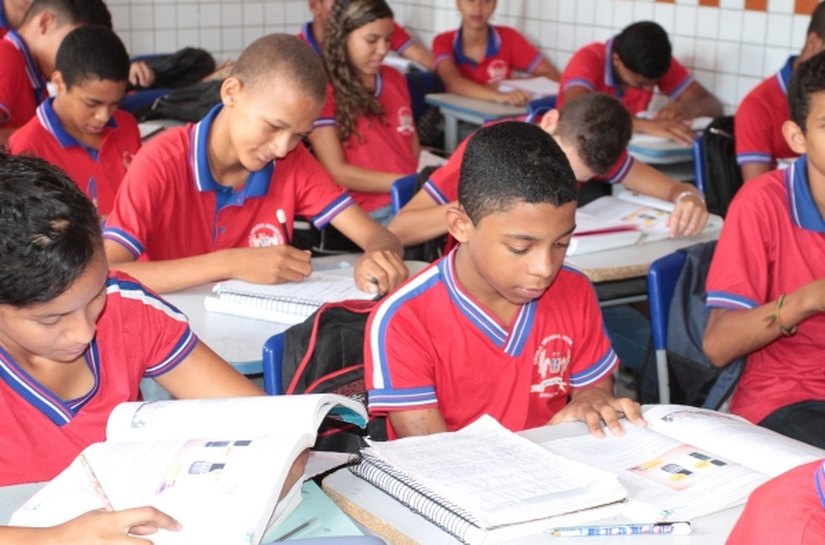 Governo anuncia recuperação de 2 escolas e fortalece educação da região Norte