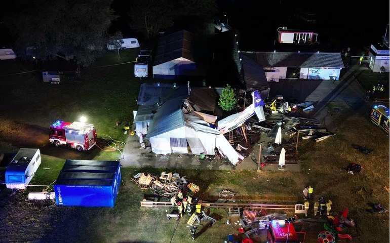 Na Polônia, avião de pequeno porte cai sobre hangar e deixa 5 mortos e 8 feridos