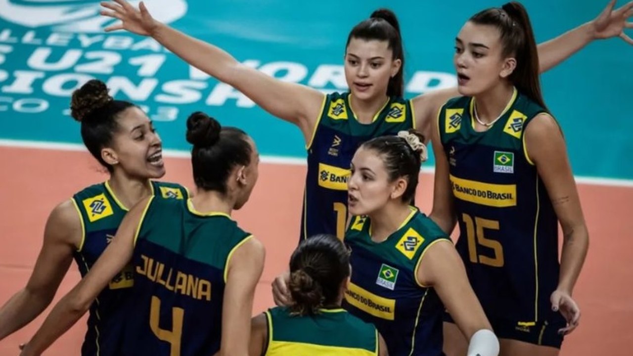 Brasil vence Peru e é campeão do Sul-Americano de vôlei com uma rodada de antecedência