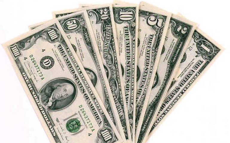Dólar fecha em queda cotado em R$ 5,28 após dia volátil e precupação fiscal