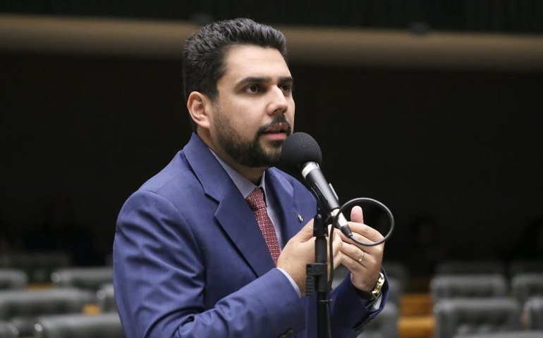 Projeto propõe uso obrigatório de madeira certificada em obras financiadas pelo setor público