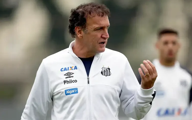 Cuca acerta com o Athletico-PR e retorna ao futebol após anulação de sentença por estupro