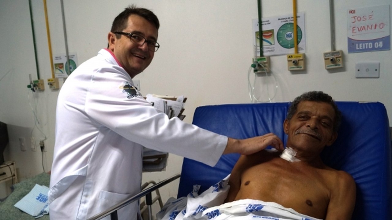 De forma inédita, cirurgia neurológica é realizada no HGE