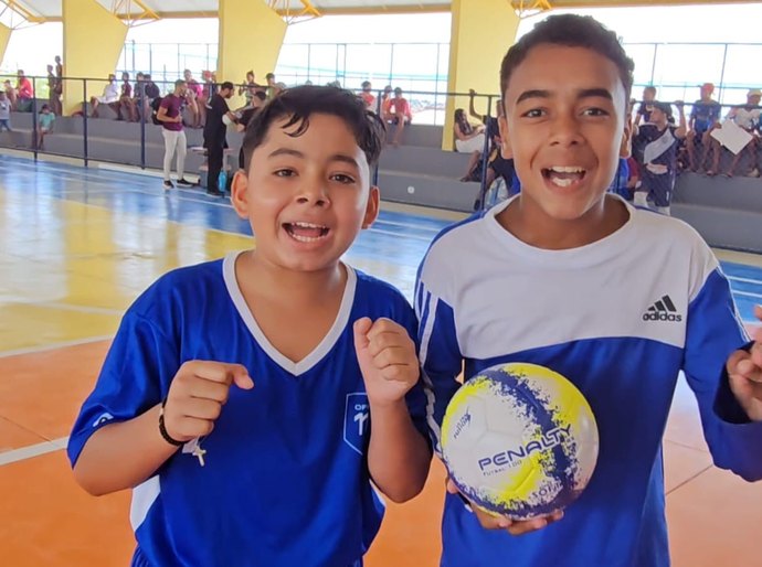 Arapiraca valoriza a juventude com a entrega de 15 ginásios, quadras e campos de futebol society