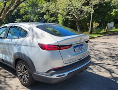 Fiat Fastback 2026 aposta na eletrificação leve para crescer no mercado - Divulgação (26).jpeg 