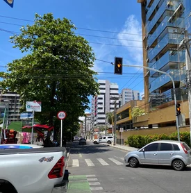 Novos semáforos em cruzamentos na parte baixa começam a funcionar no próximo sábado (6)