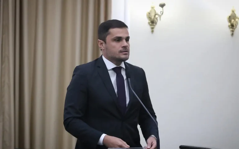 Na ALE, Ayres é o indicado para entrar na briga’ sobre compra do Hospital Cidade de Maceió