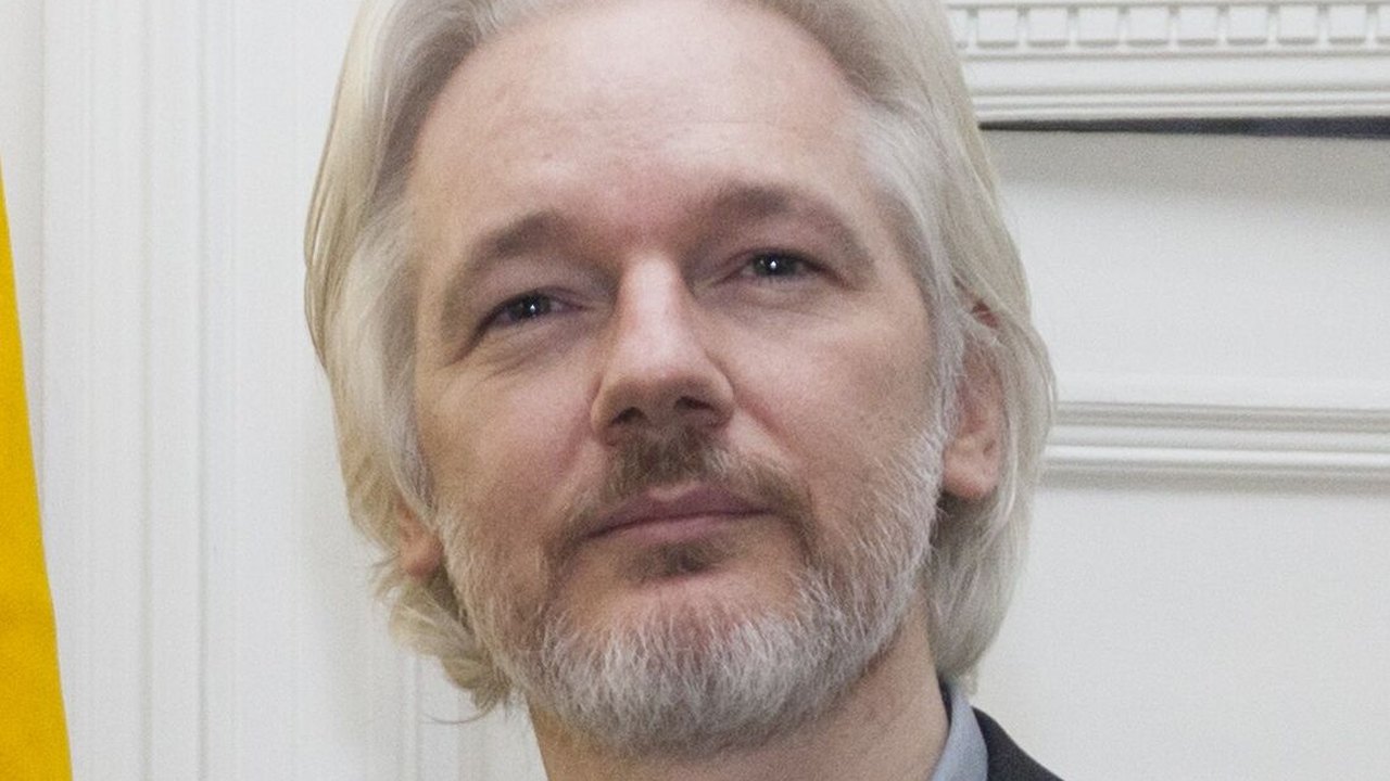 Assange se declara culpado como parte de acordo com a justiça dos EUA
