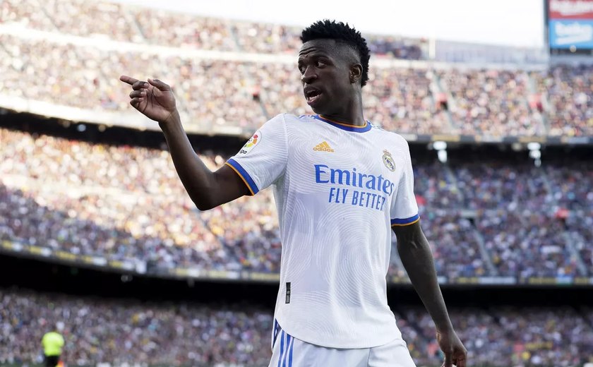 Modric e Ancelotti dão apoio a Vini Jr contra preconceitos racistas nos estádios