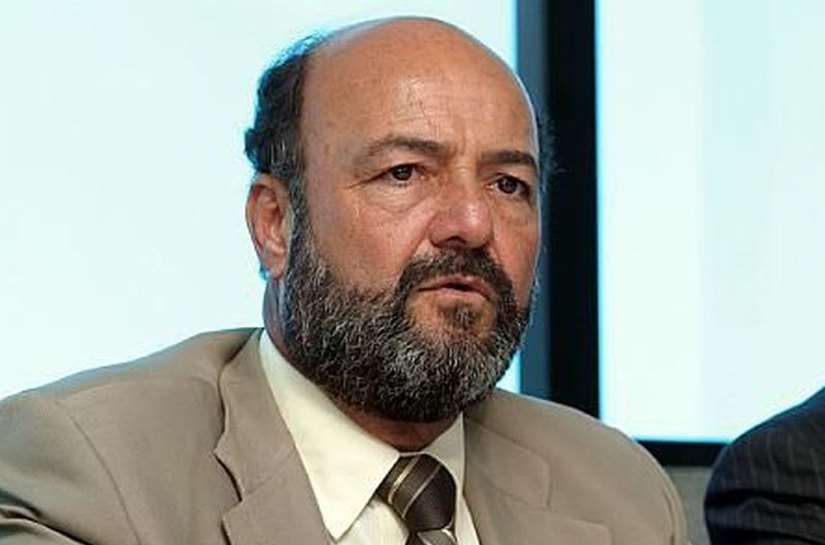 Município de Maceió volte a oferecer exames médicos suspensos, diz juiz