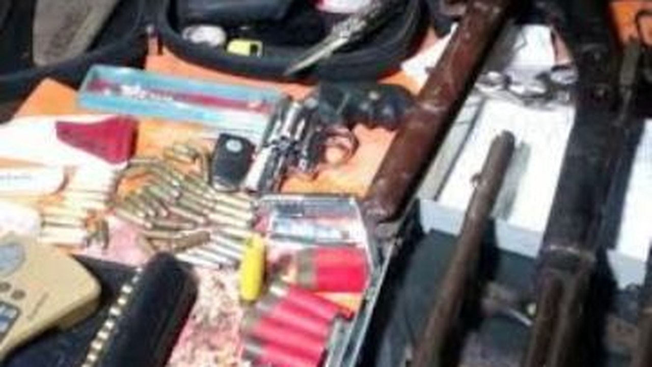 Maceió: Operação da PM prende dois e apreende quatro armas de fogo e vasta quantidade de munições