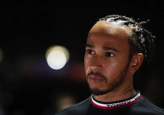 Chefe da Ferrari cobra melhor desempenho em treinos da F-1: 'Começando trás, você corre riscos'