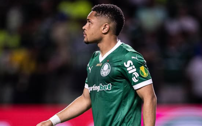 Convocados reforçam treino do Palmeiras e Vitor Roque mostra confiança em 1º título no clube