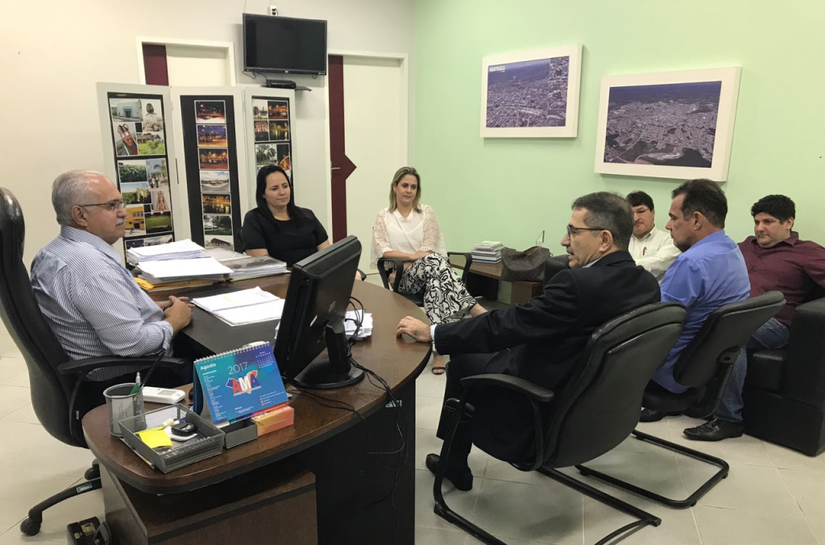 Arapiraca: Teófilo recebe presidente do Movimento Alagoas Competitiva