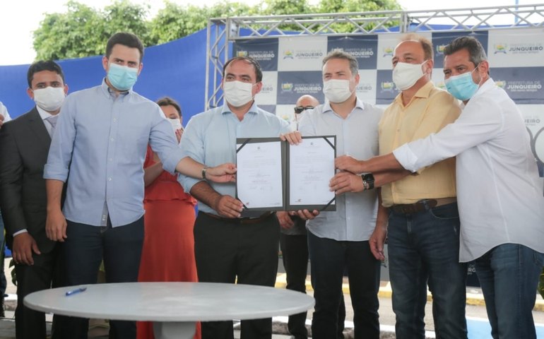Governo investe R$ 4,5 mi em infraestrutura para Junqueiro e garante melhorias na educação
