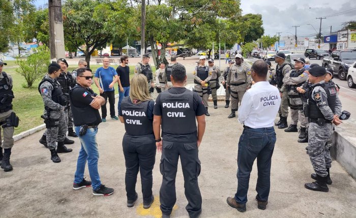 A ação contou com 14 guarnições do CPC, da Polícia Militar; da Delegacia de Roubos da PC A ação contou com 14 guarnições do CPC, da Polícia Militar; da Delegacia de Roubos da PC