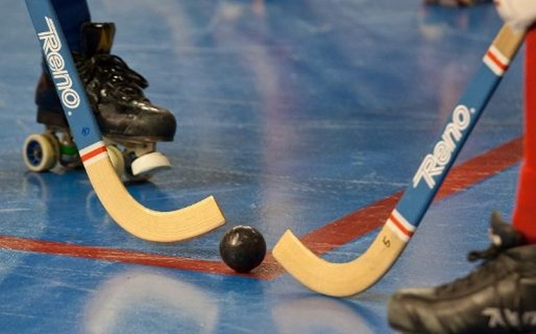 Astro do hóquei preso após tentar comprar drogas em Paris-2024 é suspenso por um ano