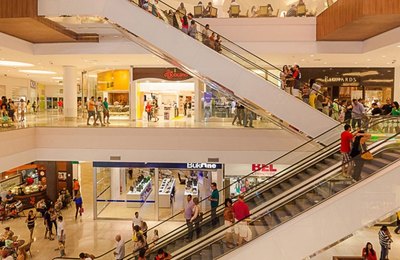 Bares, restaurantes e shoppings reabrem na segunda em Maceió; confira as regras