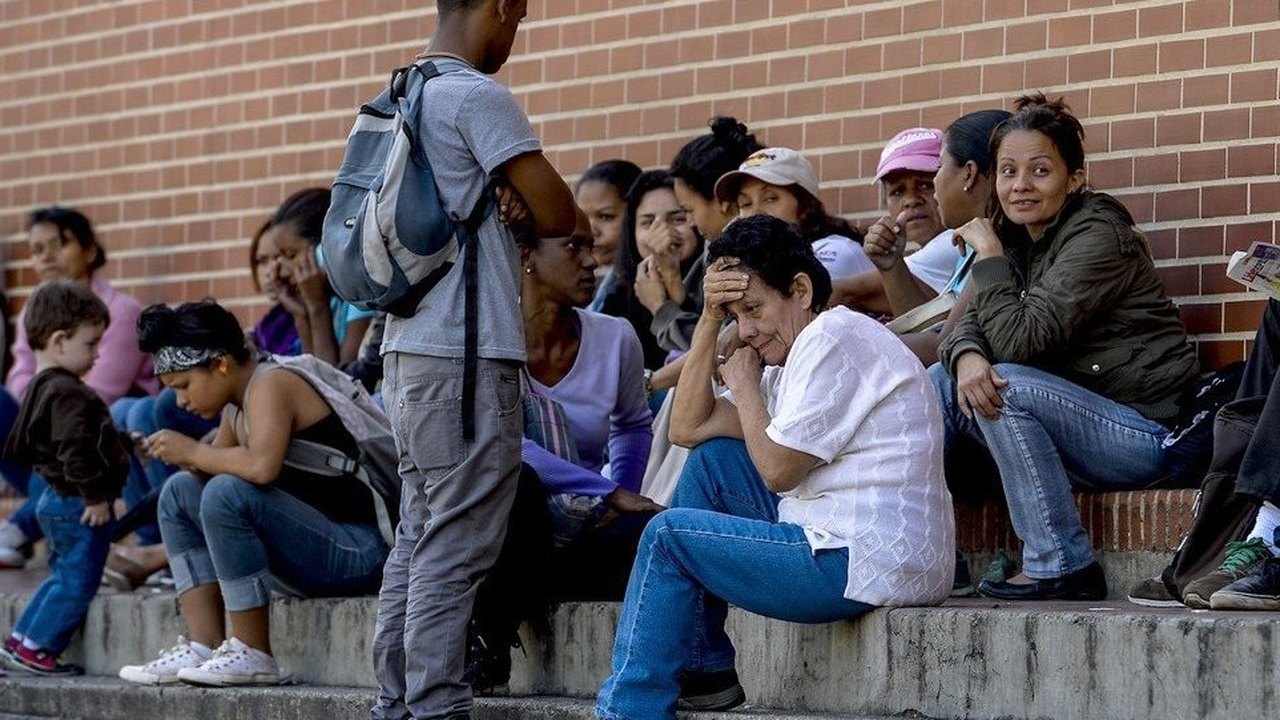 Governo americano vai permitir que   500 mil venezuelanos trabalhem legalmente no país