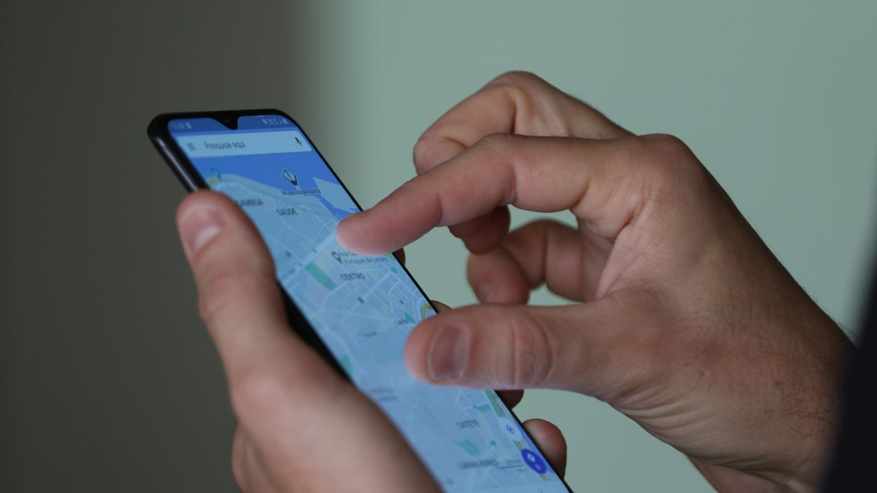 Samsung interrompe atualização One UI 7 após problemas no Galaxy S24
