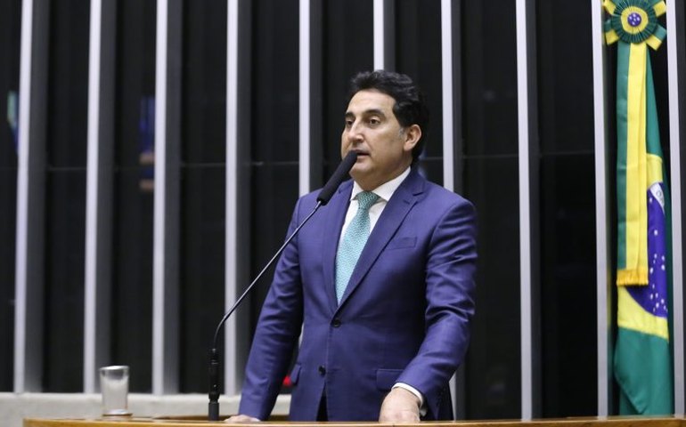 Comissão aprova medidas contra vídeos íntimos criados por inteligência artificial