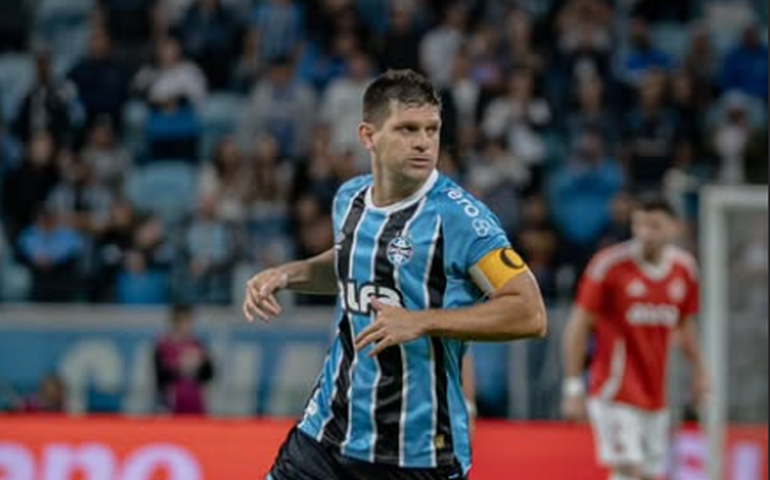 Kannemann renova até 2027 e completará 11 anos no Grêmio: 'Sigo motivado a dar o meu melhor'