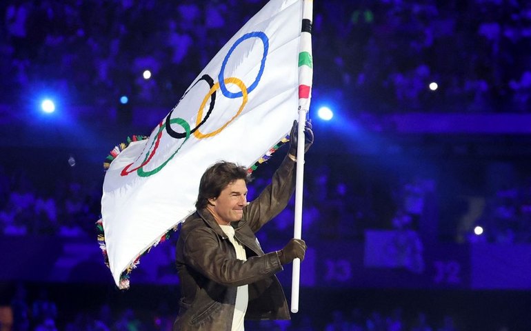 Paris entrega bastão para Los Angeles 2028 no encerramento dos Jogos