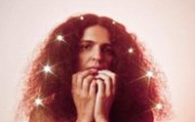 Luiza Brina se une à revelação mexicana Silvana Estrada em single de seu novo disco 'Prece'