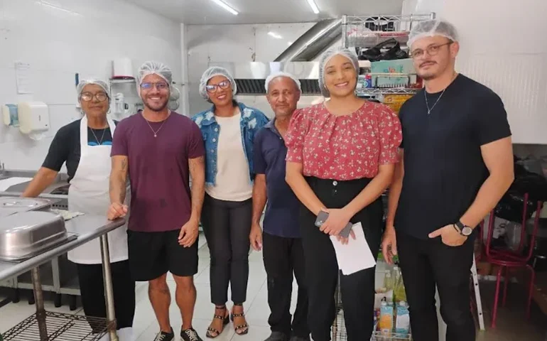 Gastronomia como ferramenta de inclusão: AAPPE capacita famílias e comunidade surda para geração de renda