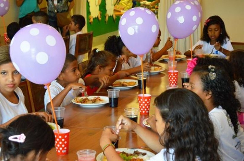 Com o apoio do Estado, ação leva 1.500 crianças aos restaurantes de Maceió