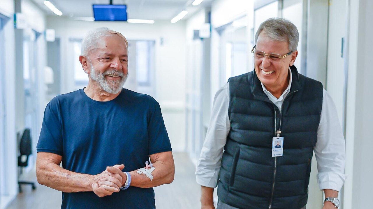 Equipe médica de Lula dá alta ao presidente, que deve deixar o hospital ainda hoje