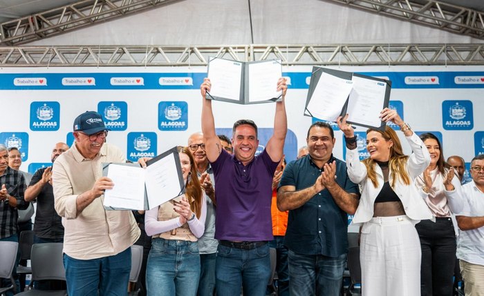 Paulo Dantas e Beto Torres entregam pacote de obras que amplia qualidade de vida da população