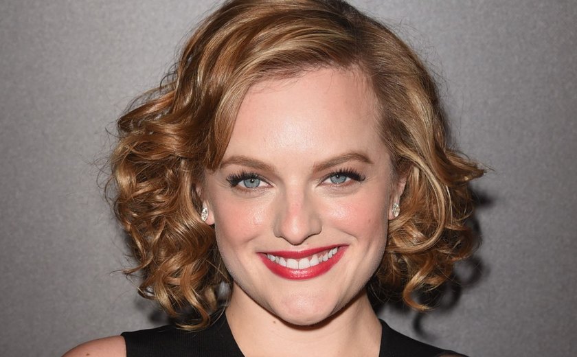 Elisabeth Moss diz que seria uma aia de &#8216;The Handmaid&#8217;s Tale&#8217;