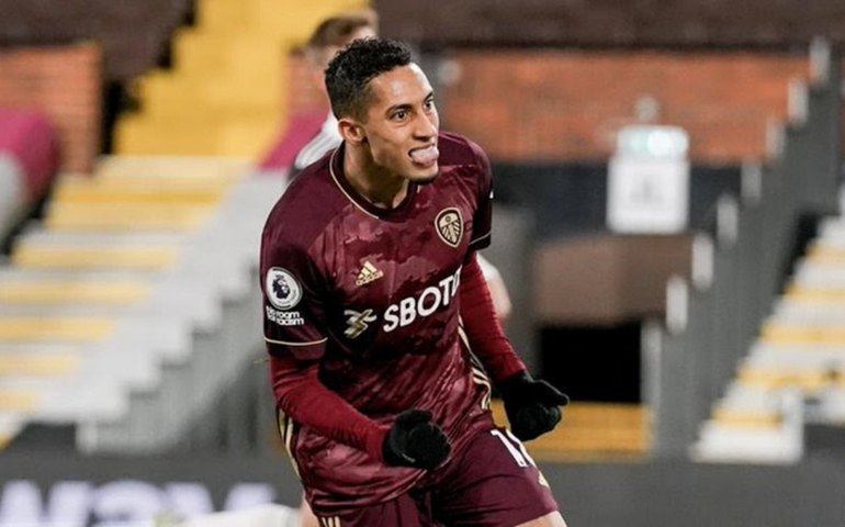 Raphinha se machuca em empate do Leeds; Richarlison marca, mas Everton perde