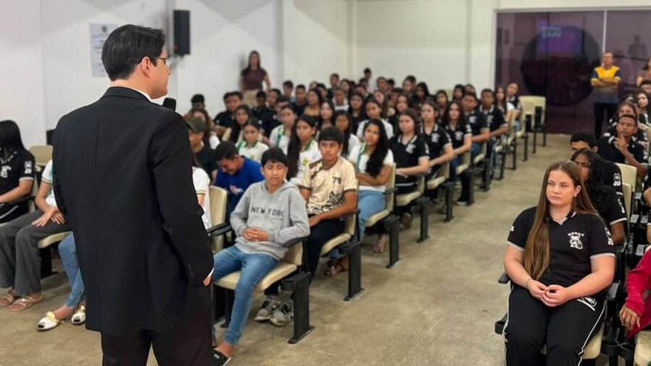 Juízes orientam quase 500 alunos de Coité do Nóia e Taquarana sobre violência doméstica